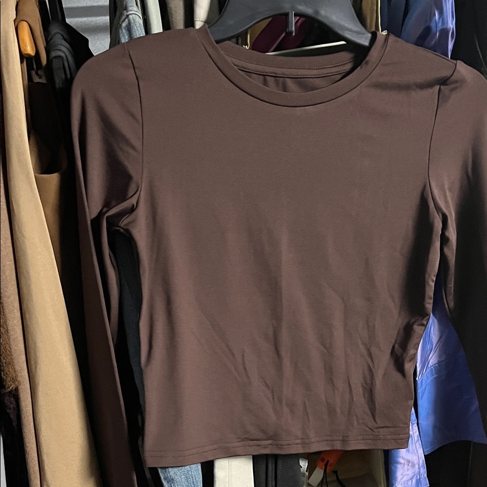 Commense Chocolate Long Sleeve Athletic Top